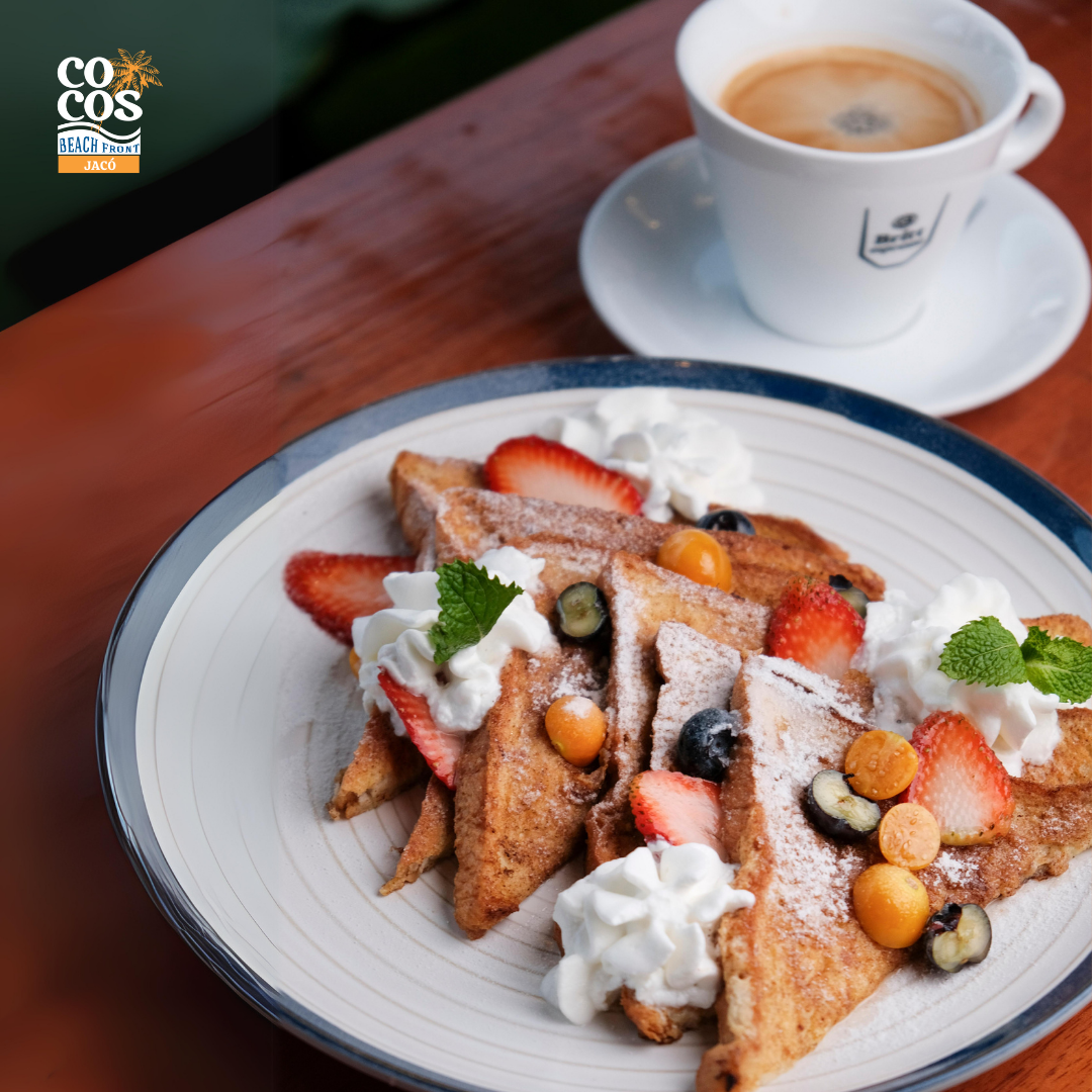French toast con café de Costa Rica